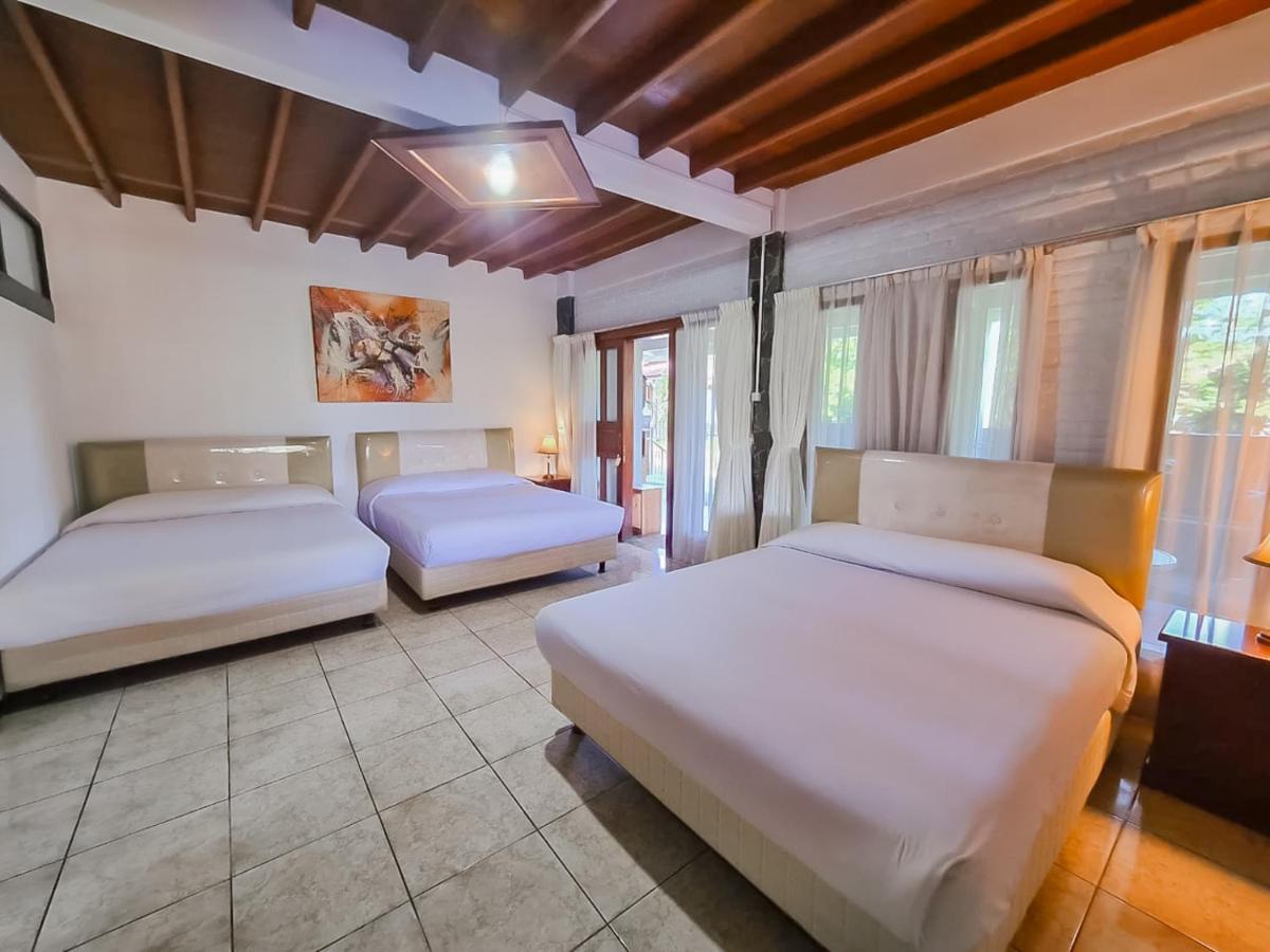 Samakta Guest House Lembang Extérieur photo