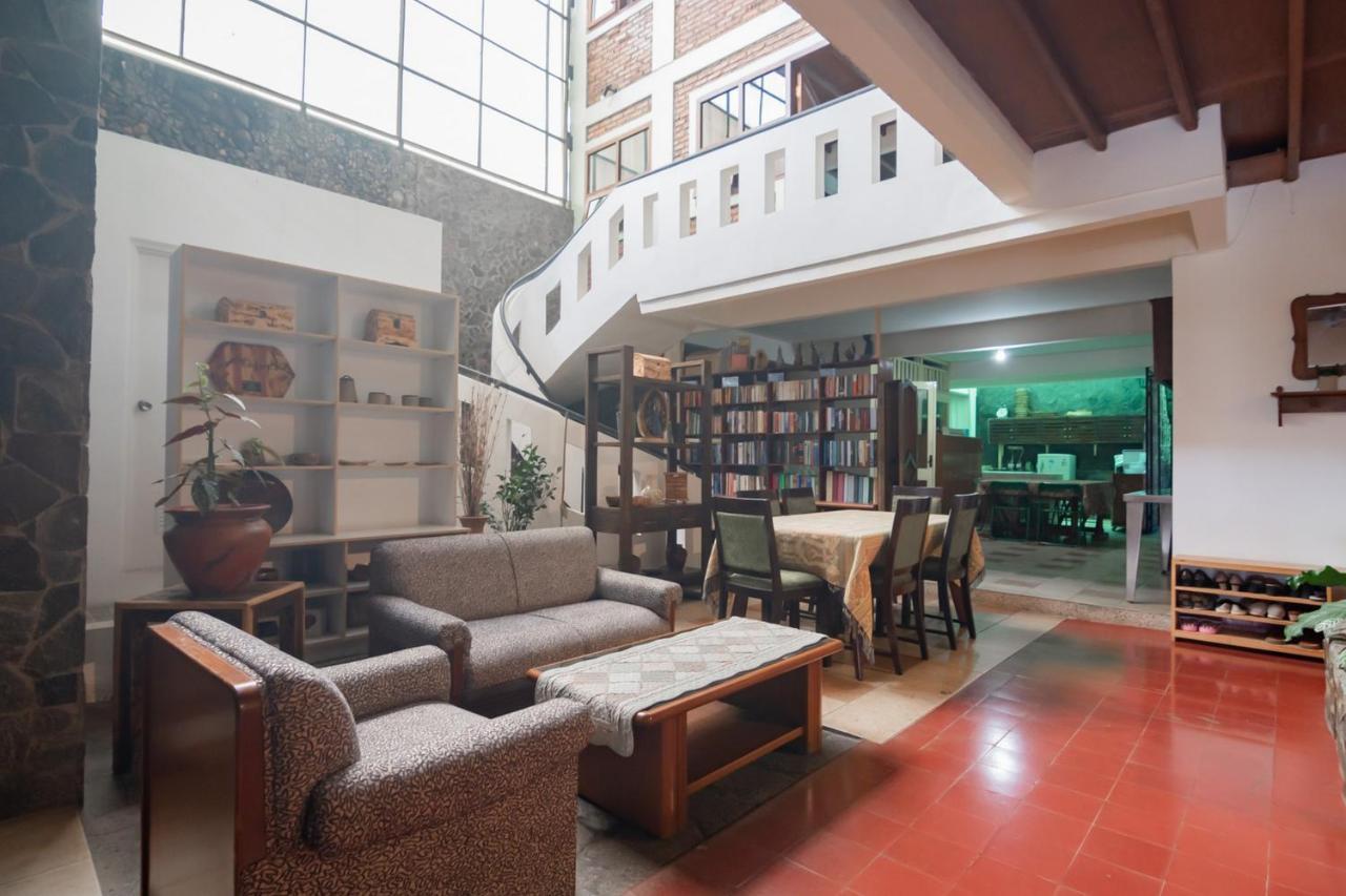 Samakta Guest House Lembang Extérieur photo