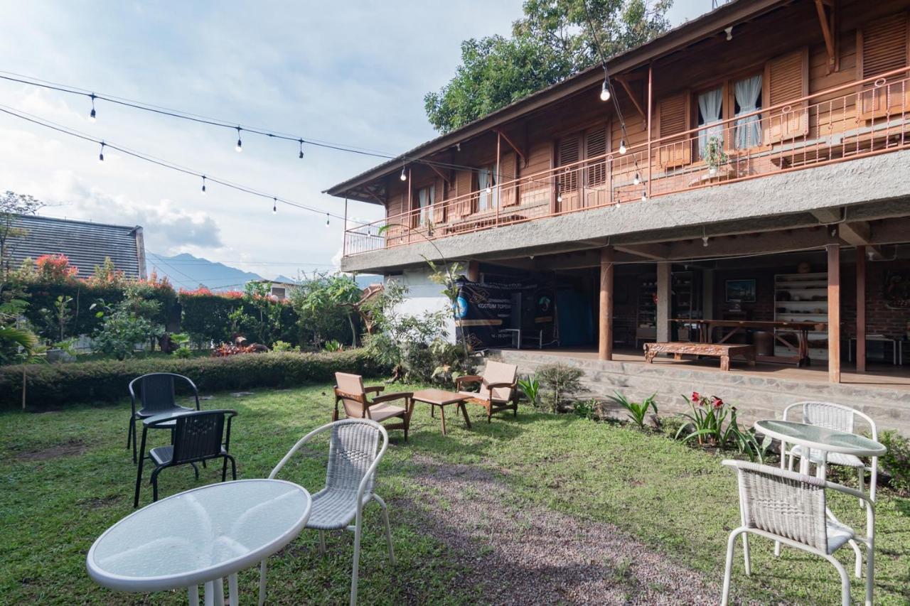 Samakta Guest House Lembang Extérieur photo