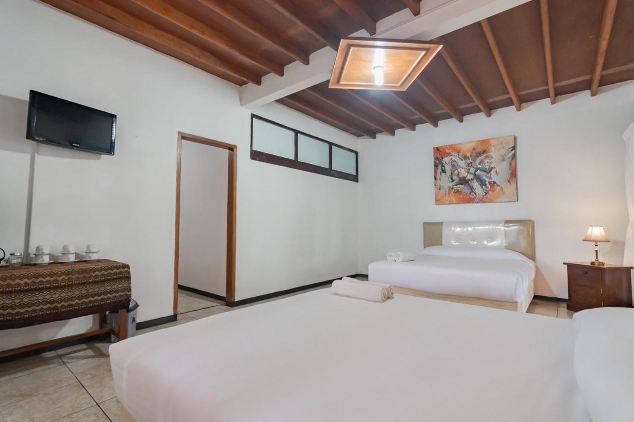 Samakta Guest House Lembang Extérieur photo