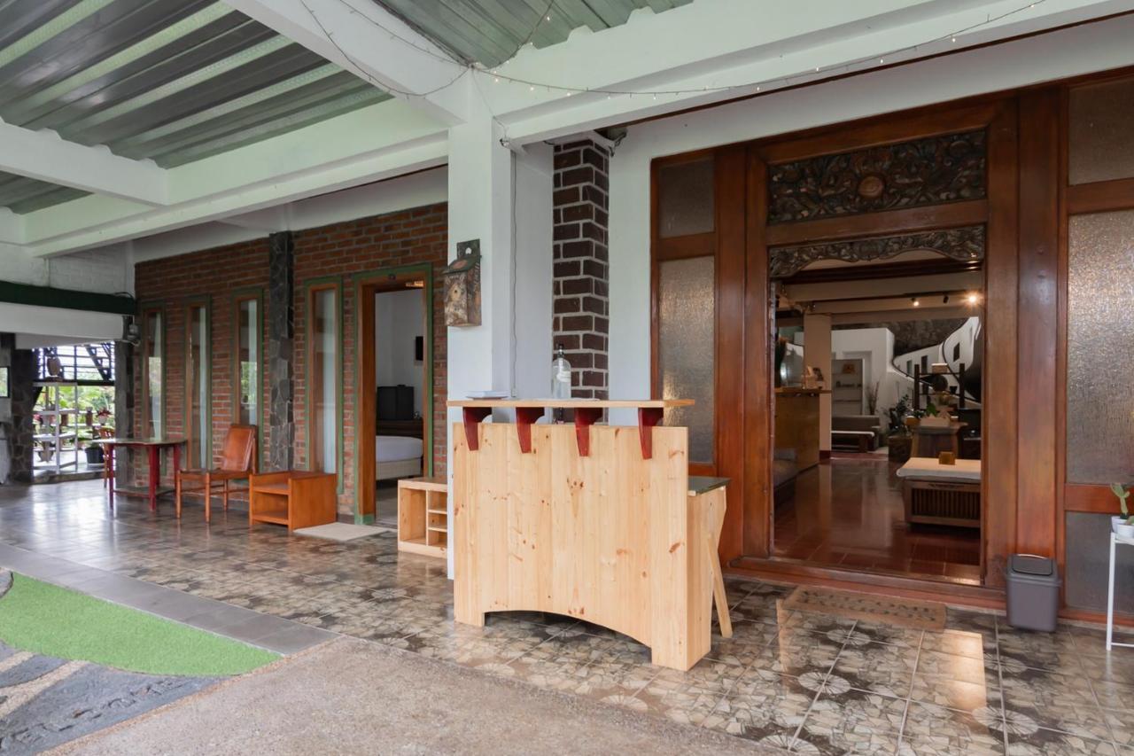 Samakta Guest House Lembang Extérieur photo