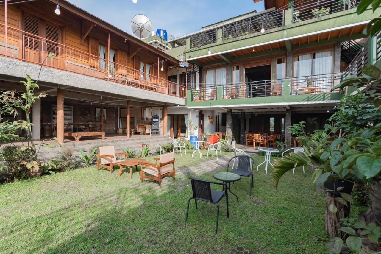 Samakta Guest House Lembang Extérieur photo